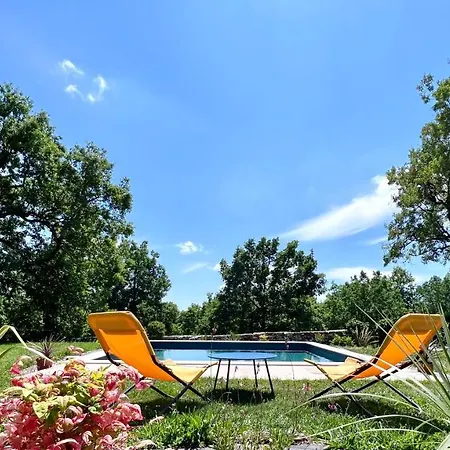 Hébergement de vacances La Vayssade - De Charme - 6 Pers - Piscine Jacuzzi & Truffes *