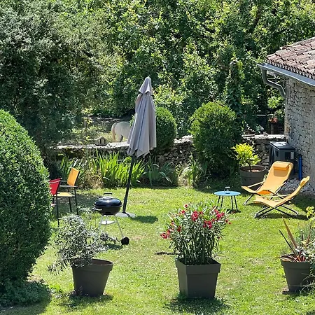 Hébergement de vacances La Vayssade - De Charme - 6 Pers - Piscine Jacuzzi & Truffes *